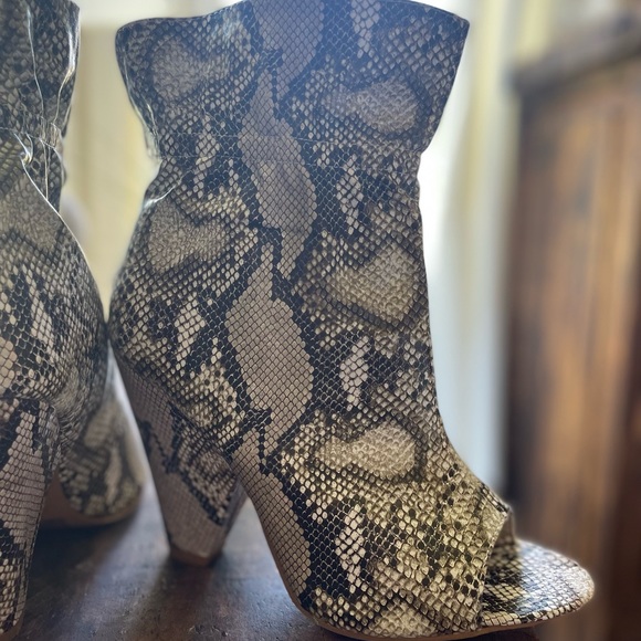 Snake print peep toe booties - Picture 3 of 5